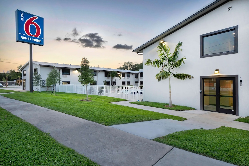 Motel6 Fort Lauderdale, FL 37/44