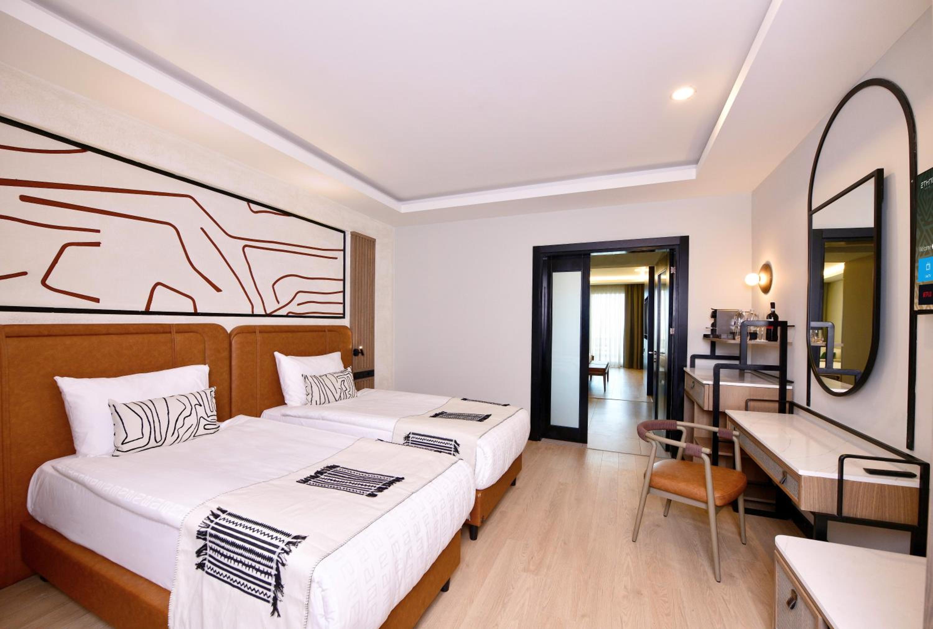 FAMILY SUITE FOREST