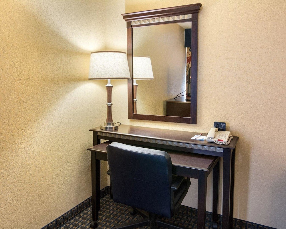 Comfort Suites Nacogdoches 20/44