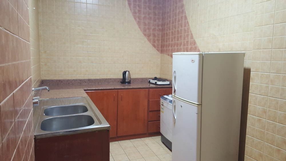 برج الحياة -الملز(Burj Al Hayat Furnished Suites Al Mallaz) 12/50