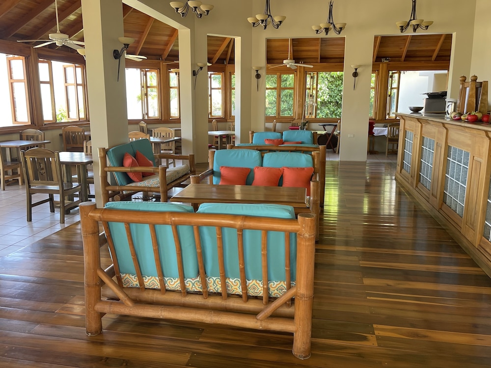 Ocean Cliff Hotel Negril 49/69