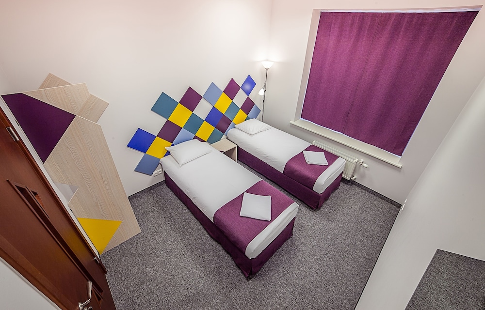 Mosaic Hotel 25/45