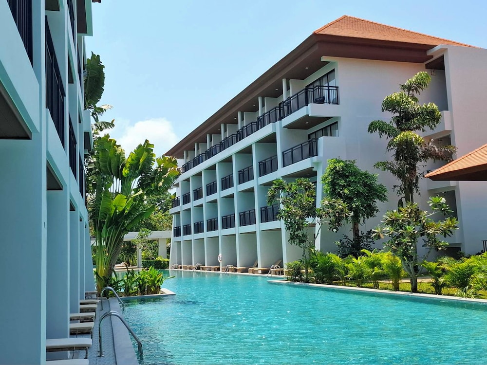 Estella Phuket Mai Khao Beach Resort 8/66