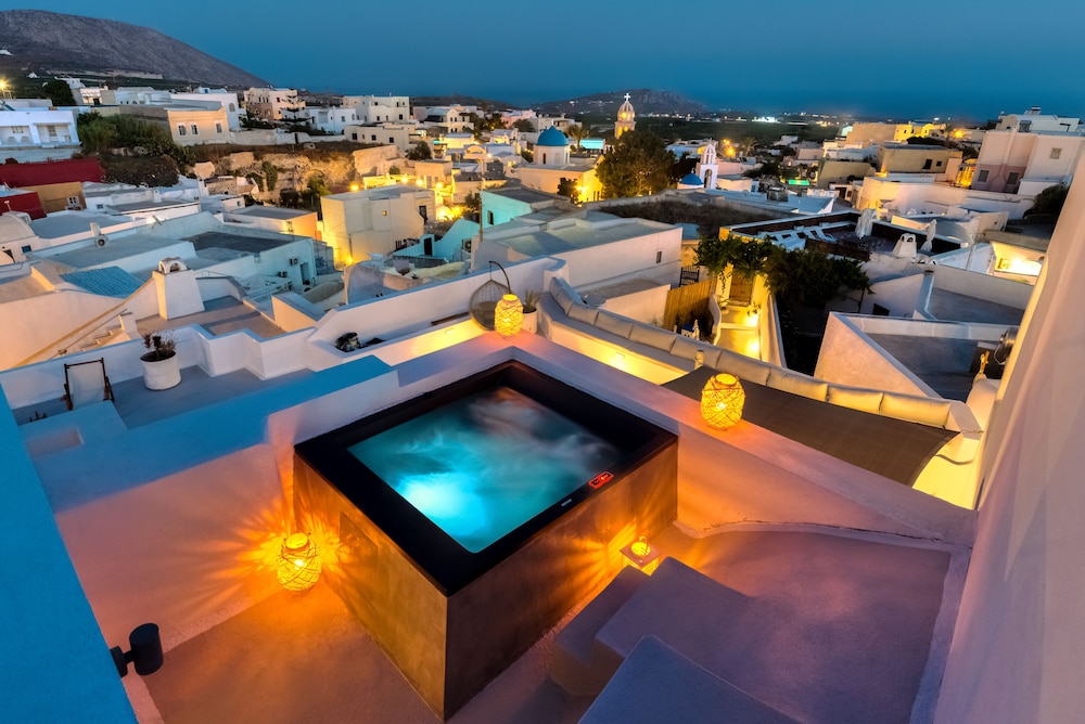 Pasithea Suites Santorini 3/60