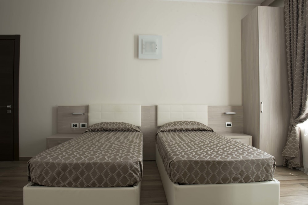 STANDARD, DOUBLE OR TWIN BED