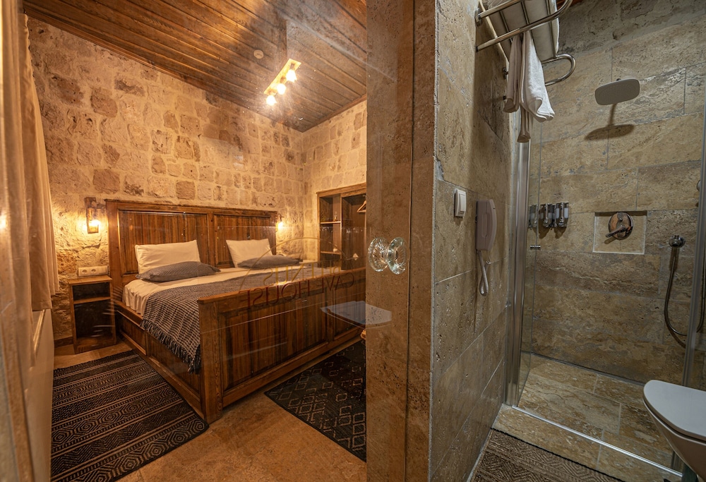 Belenus Cave Hotel 50/50