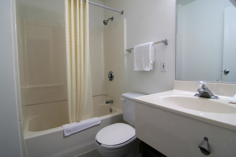 Motel6 Lakeville, MN - South - Lakeville 51/59