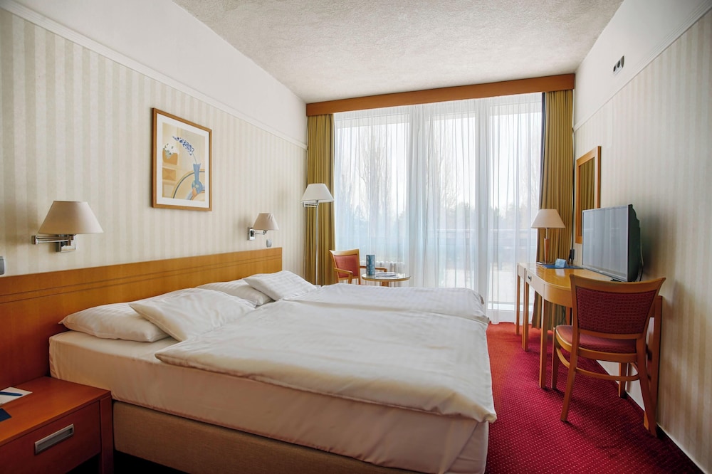 DANUBIUS HEALTH SPA RESORT ESPLANADE 26/66