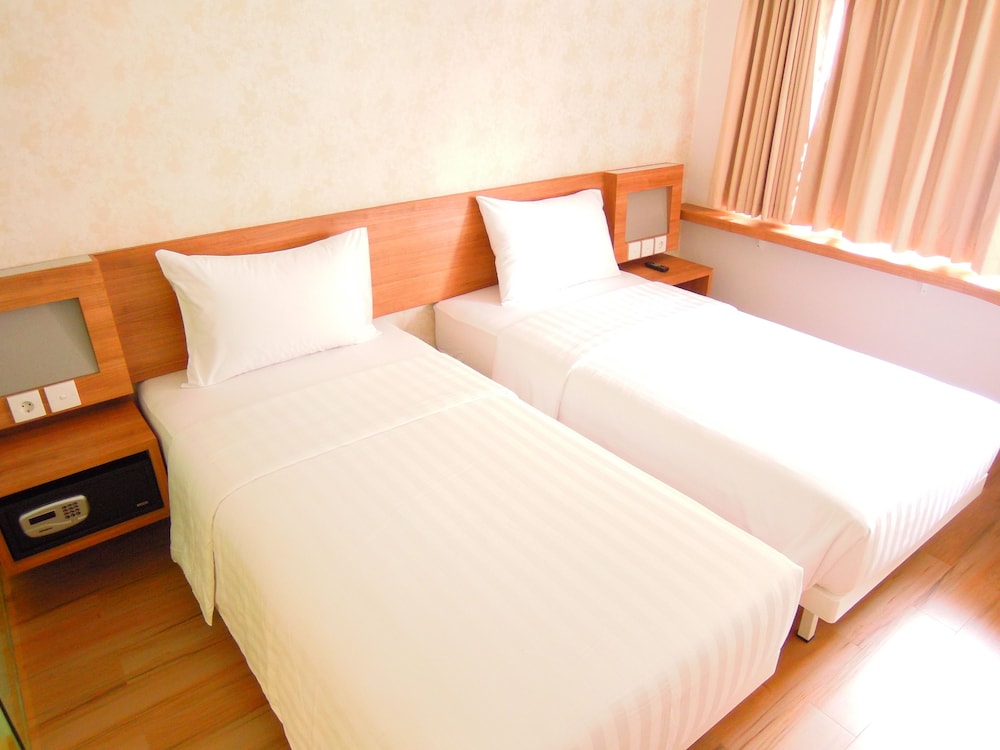 Whiz Hotel Cikini 31/62