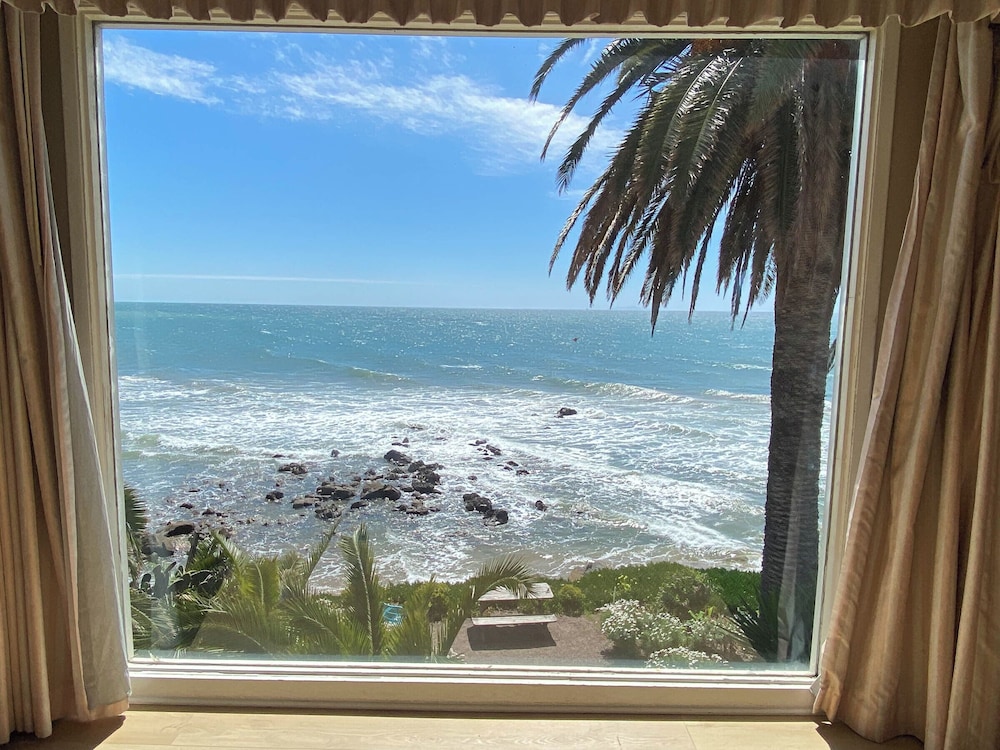 Cliff House Inn 61/71