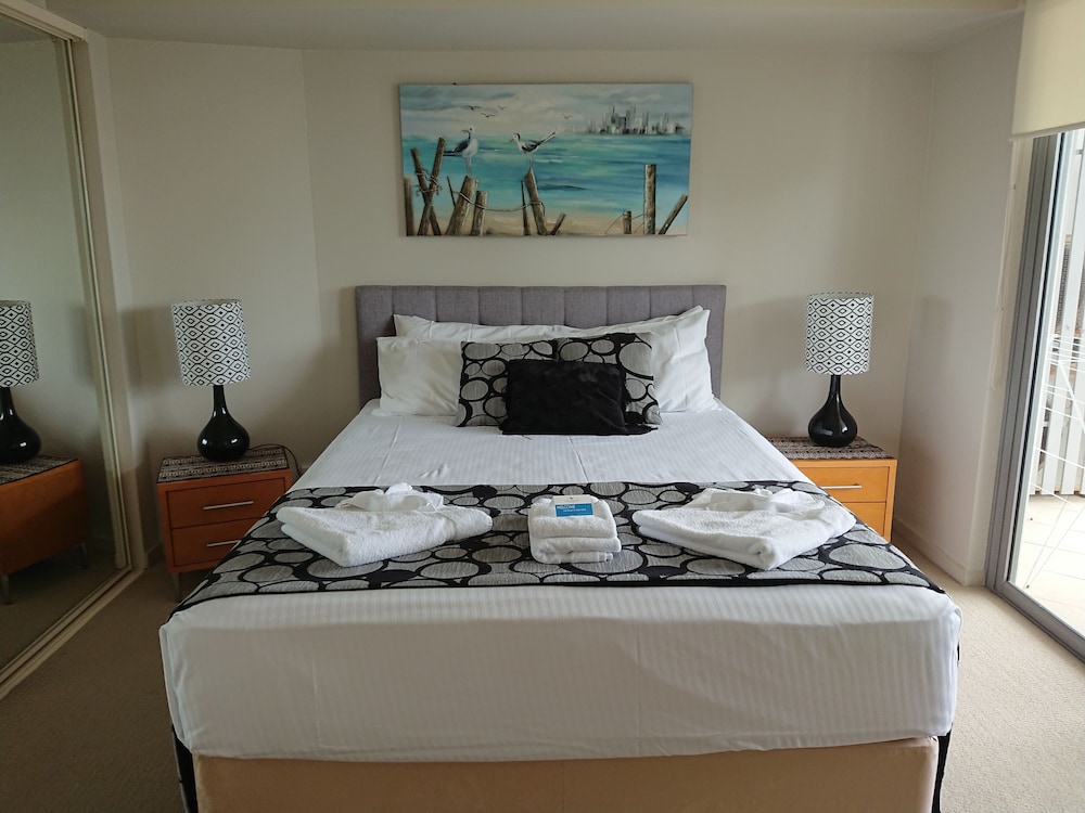 SCARBOROUGH BEACH RESORT 34/72