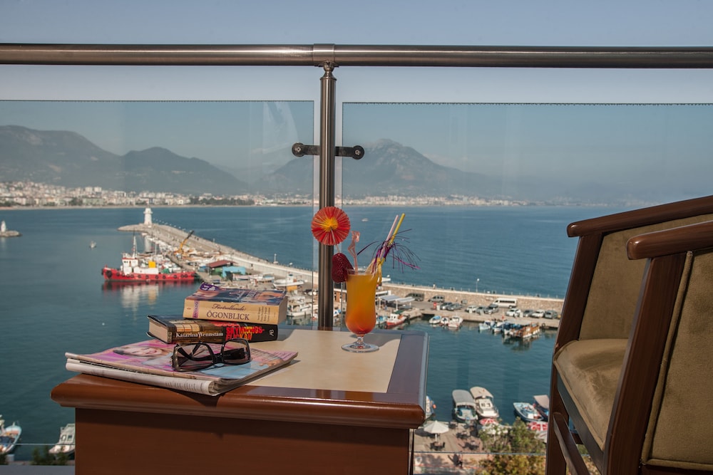 Numa Port Hotel 48/73