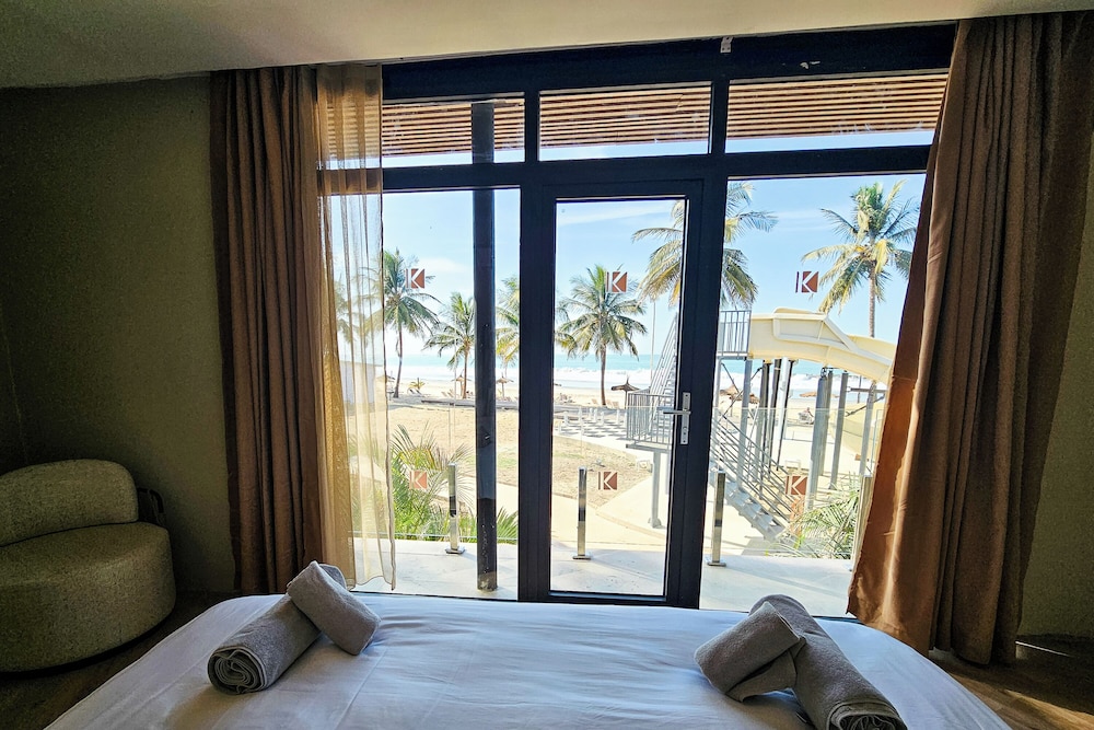 غرفة بريميوم بسرير كوين بإطلالة على البحر، Kombo Beach Resort 9/10