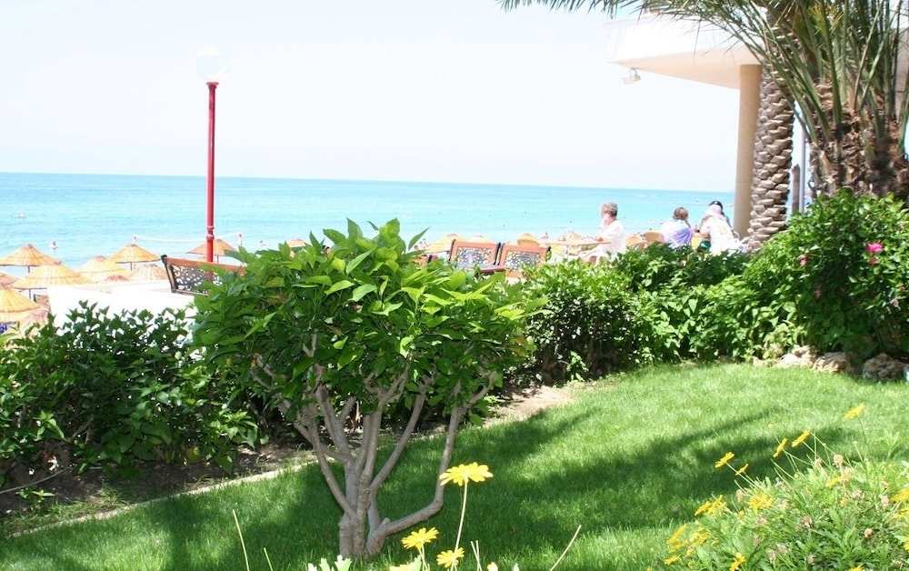 Rubi Hotel 52/63