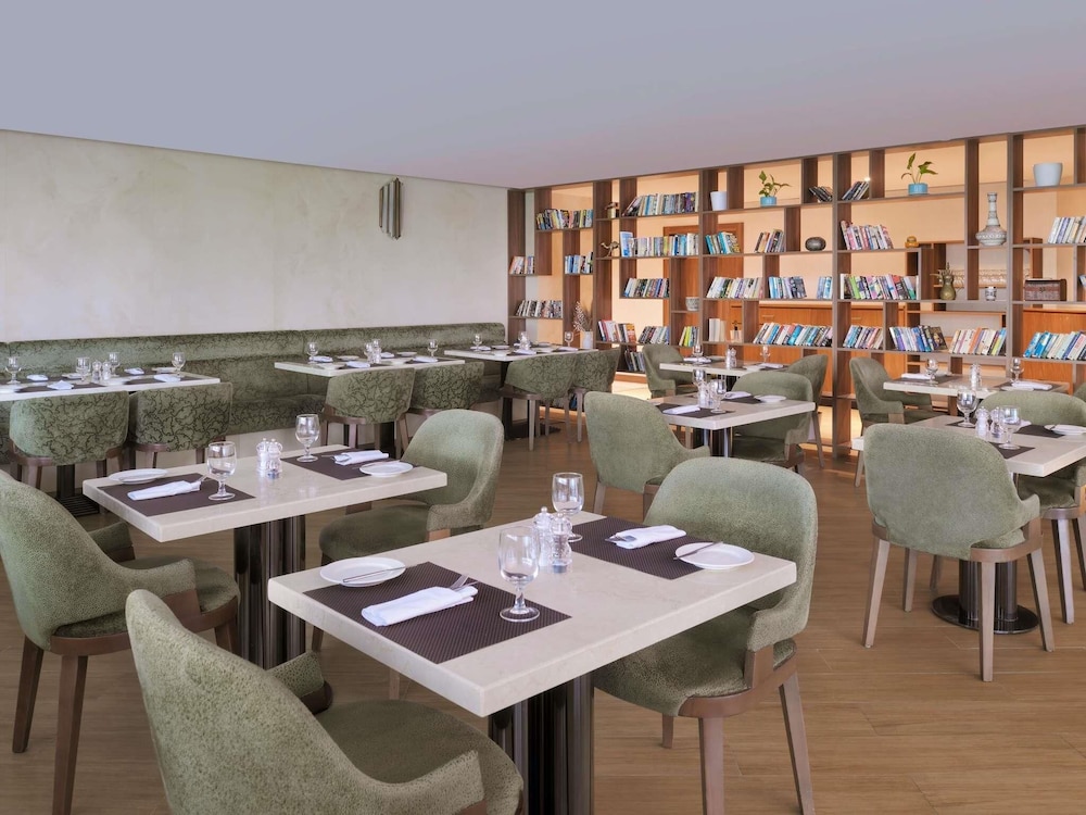 Movenpick Hotel Apartments Downtown Dubai 49/64