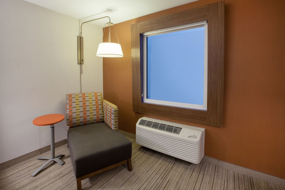 Holiday Inn Express Atlanta W(I-20)Douglasville 20/40