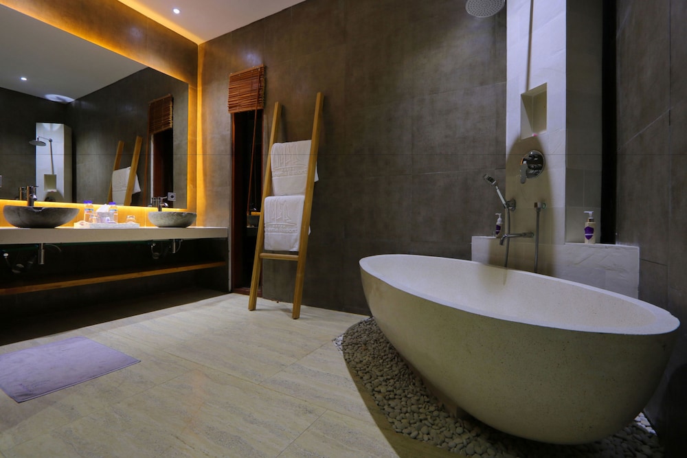 Anema Resort Gili Lombok 50/50