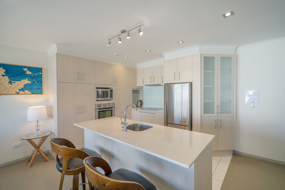 Crowsnest Apartments 5/49