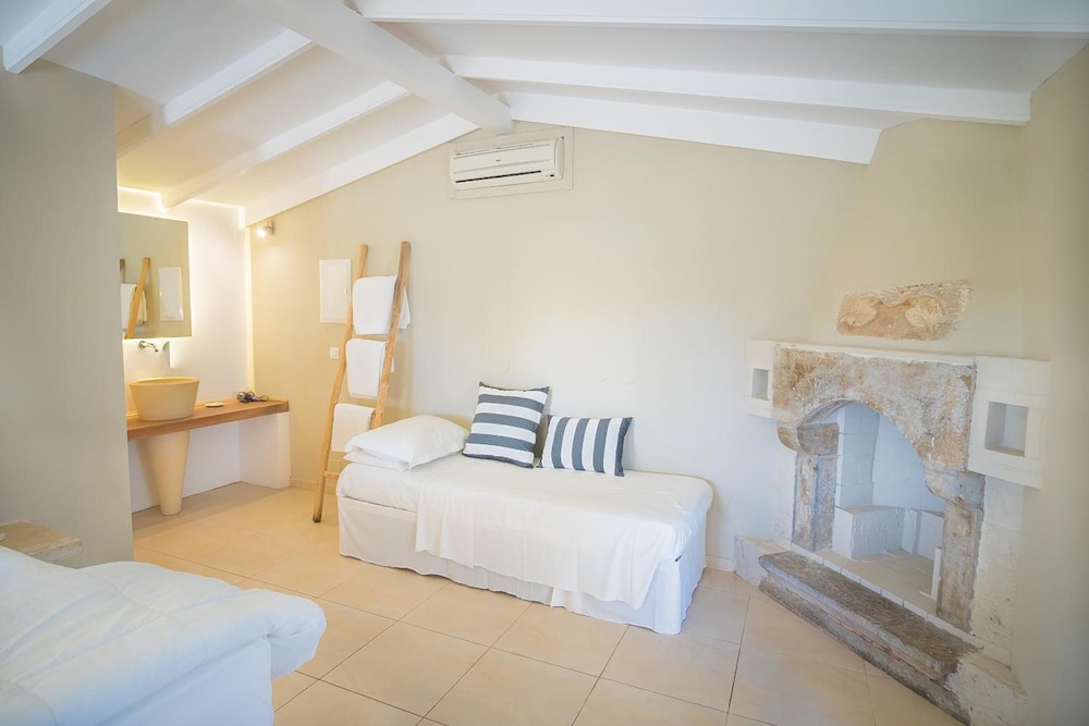 Parthenis Hotel & Suites 17/50