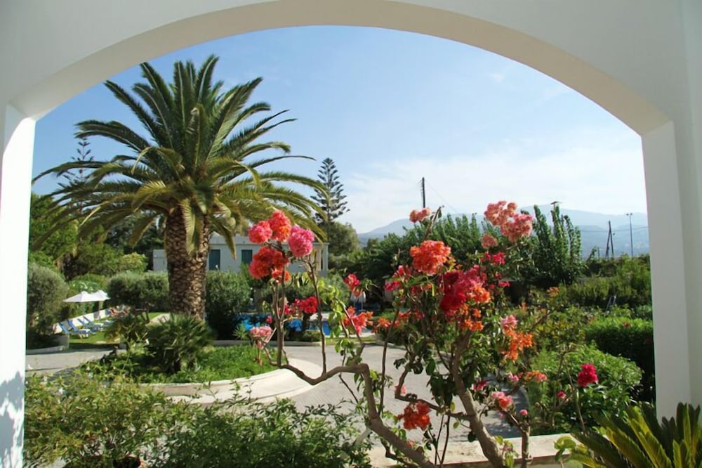 Mantenia Hotel 33/50