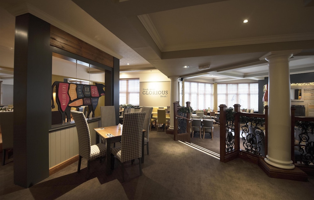 Premier Inn Glasgow (Motherwell) 23/37