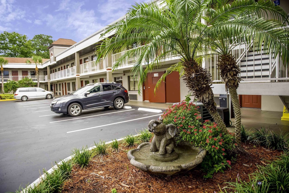Hotel South Tampa and Suites 7/35
