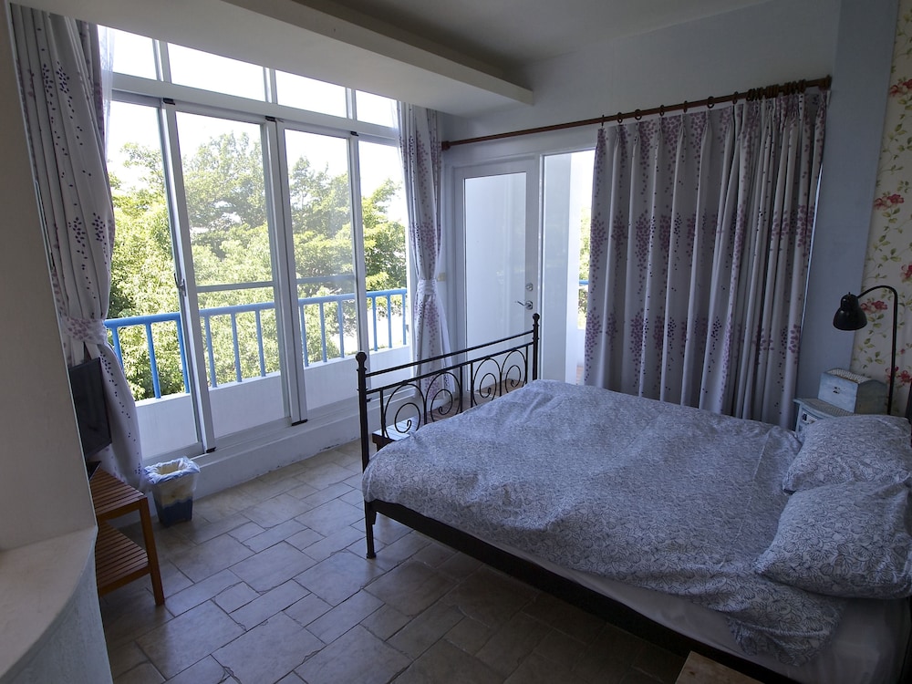 Oia Cafe B&amp;B 32/73