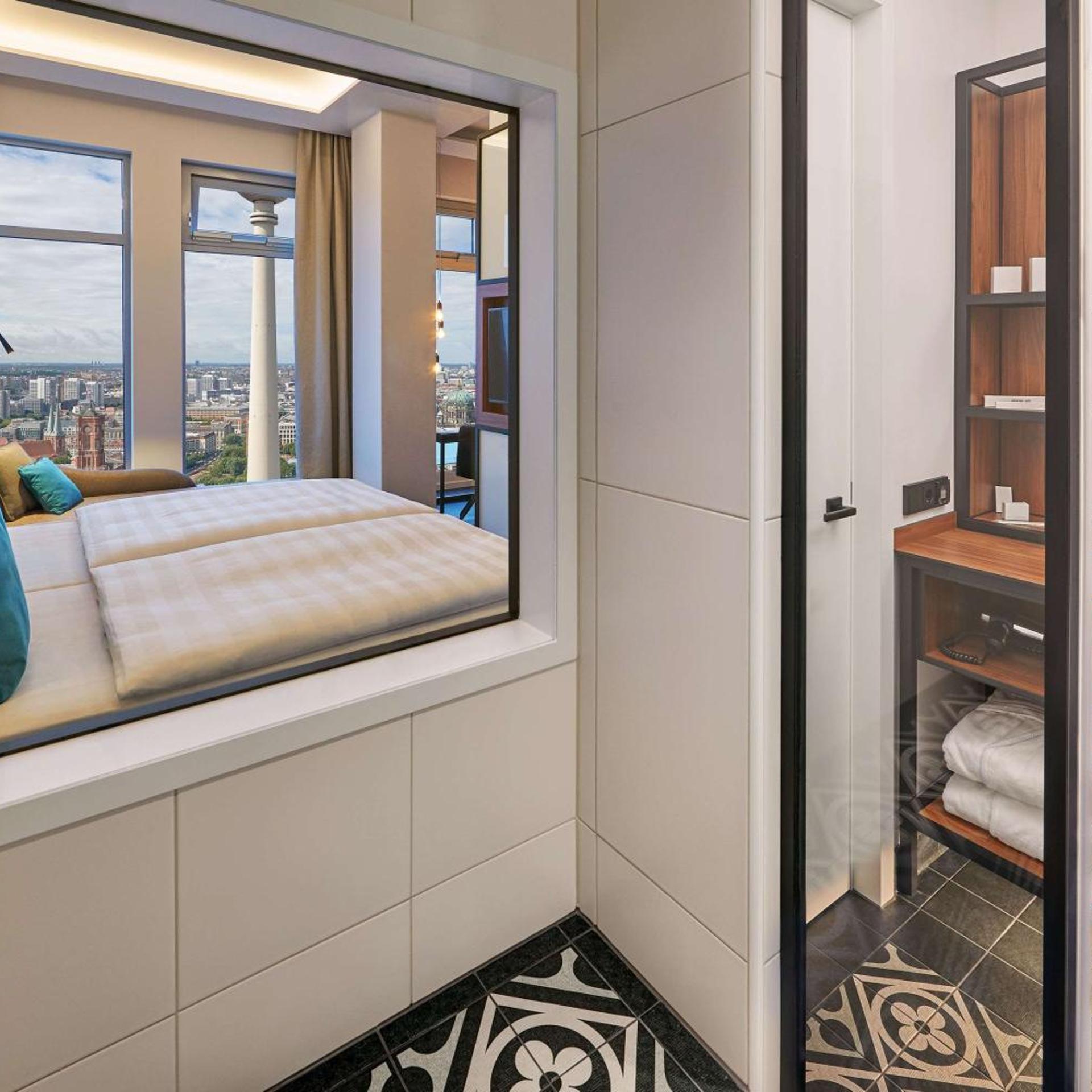 Sky, Suite, Sofa 3/5