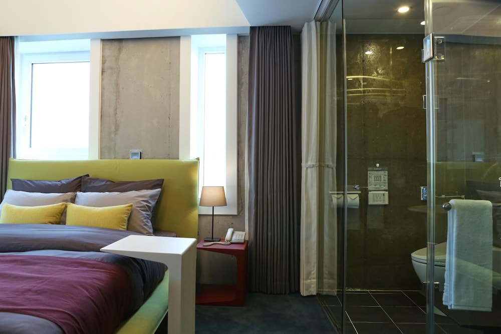 Cocomo Hotel And Gallery 27/54