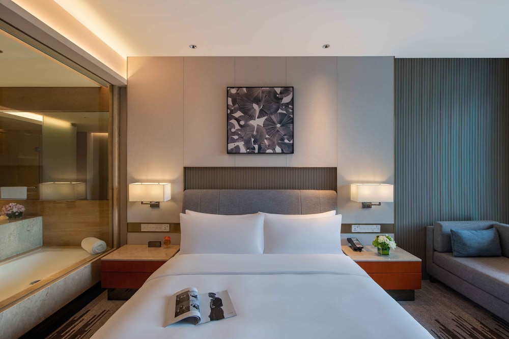 Deluxe, King Bed, Mountain View
