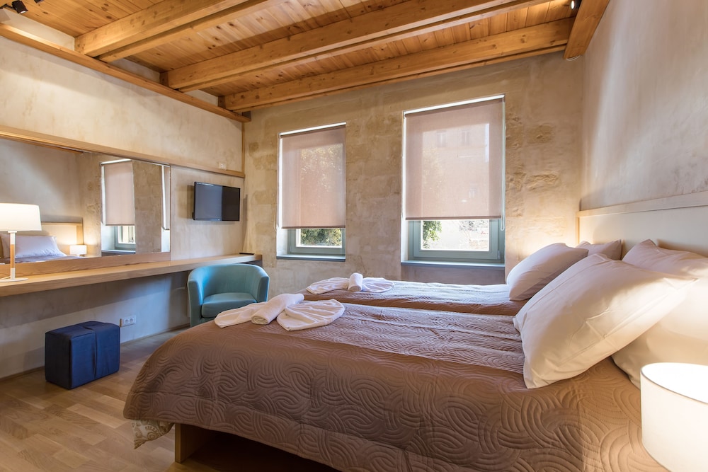 Polixenys Suites 10/46