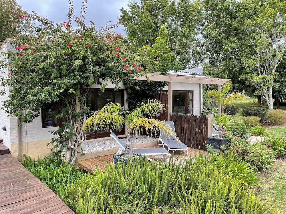 Lily Pond Country Lodge 74/82