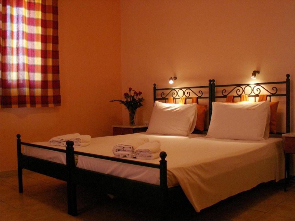 Elanthi Village Hotel 27/85