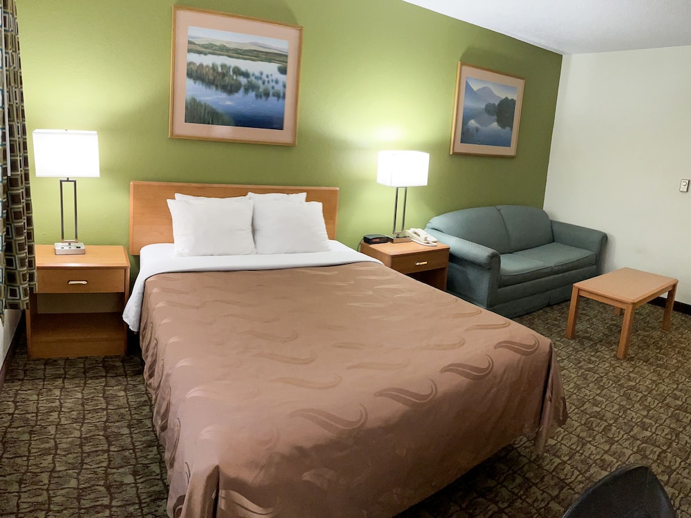 Hudson Inn & Suites (ex Quality Inn) 8/38
