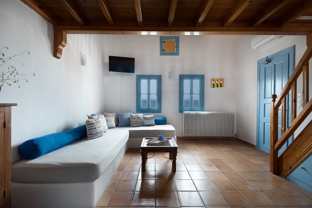 Anerousses Mykonian Traditional Houses 18/50