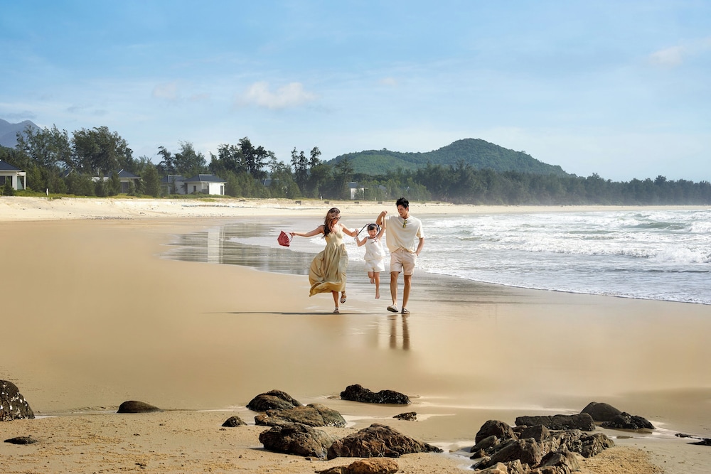 Angsana Quan Lan Ha Long Bay 38/48