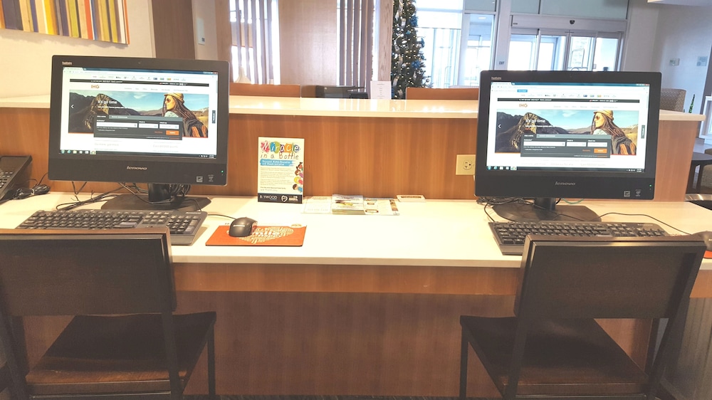 Holiday Inn Express And Suites Altoona I 99 48/62