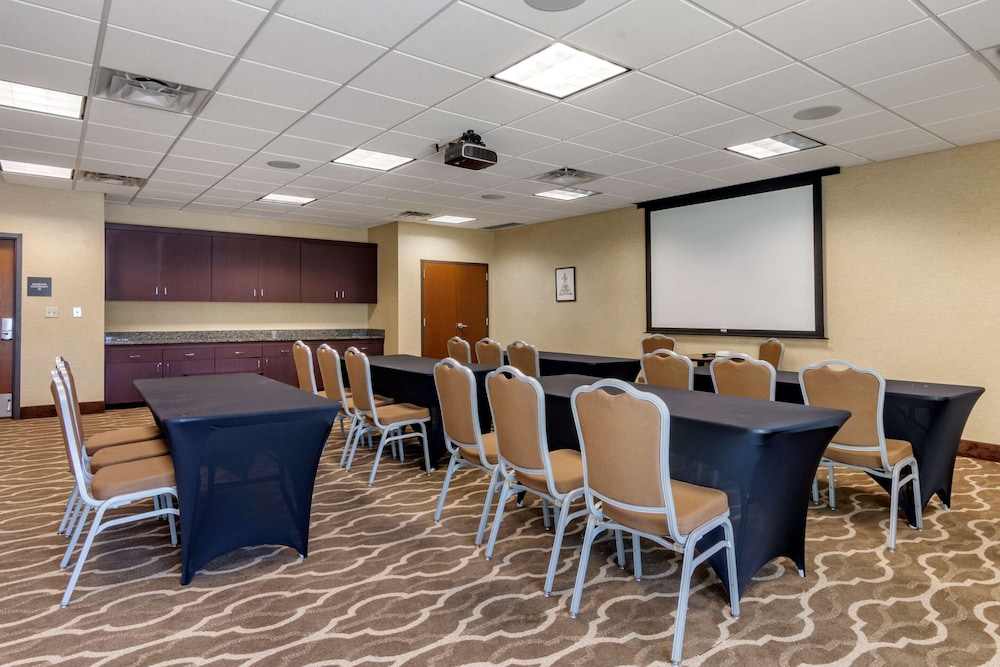 Comfort Suites Manhattan 41/43