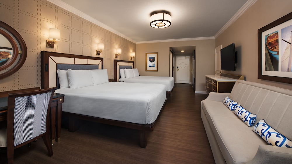 Disneys Yacht Club Resort 13/50