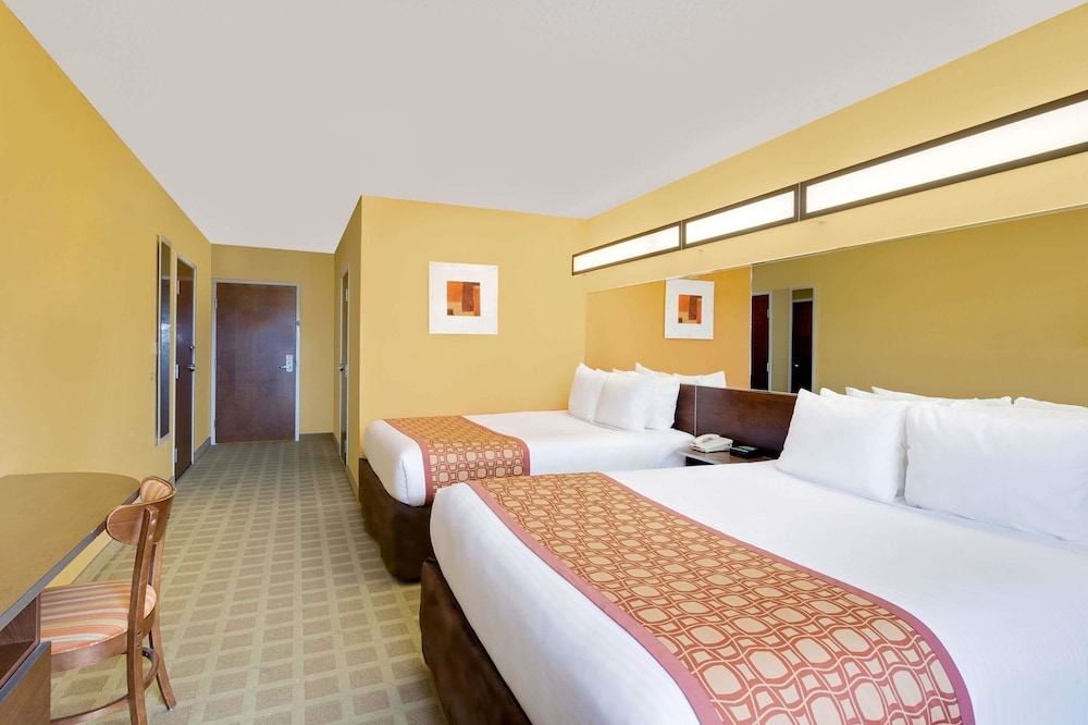 Microtel Inn & Suites by Wyndham Princeton 6/27
