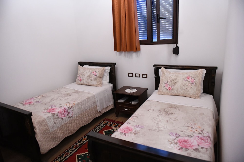 Hotel Kaceli 27/76