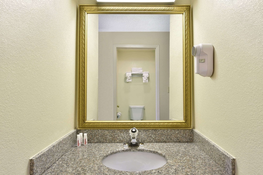 Howard Johnson By Wyndham Allentown Dorney Hotel Suites 22/36