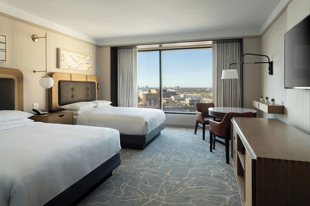 PREMIUM, 2 QUEEN BEDS, WITH VIEW