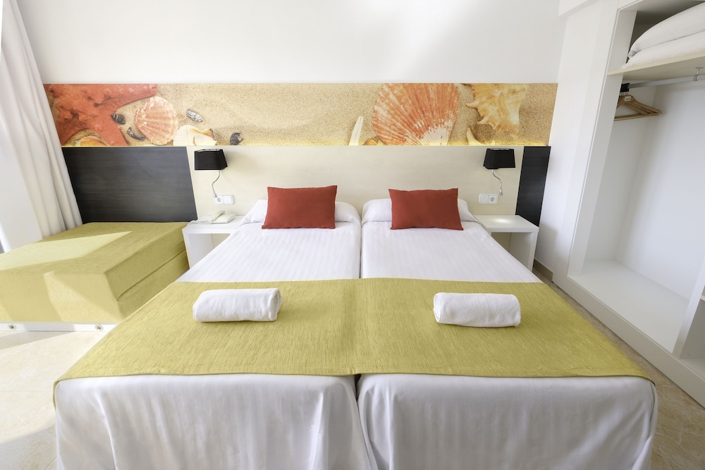 Azuline Hotel Bergantin 13/43