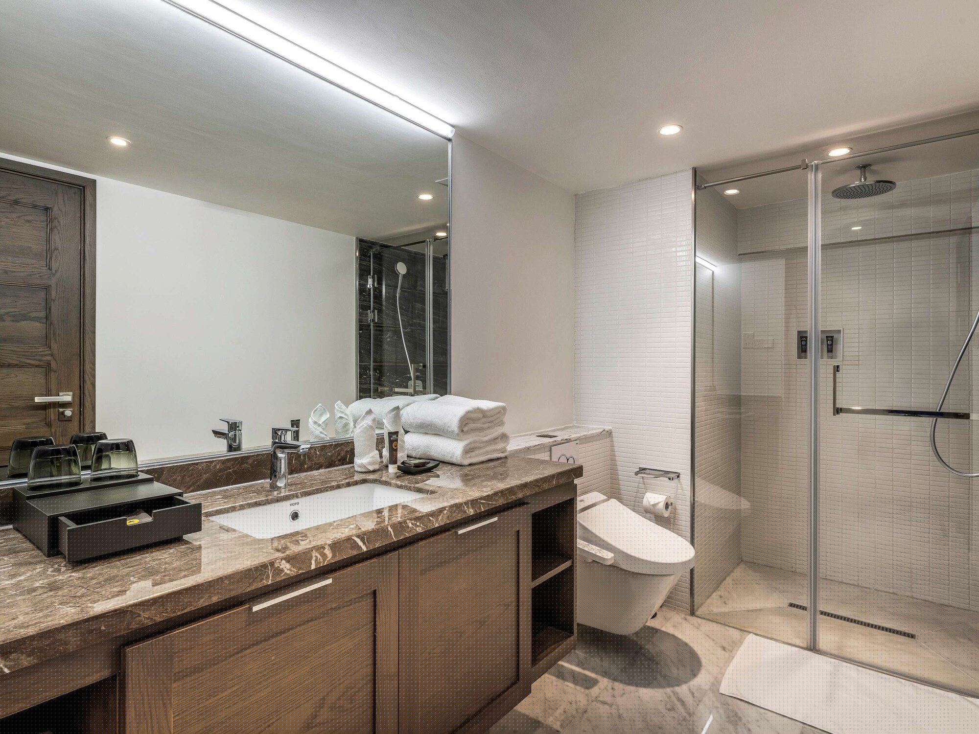 DUPLEX, DELUXE, SUITE, KING BED