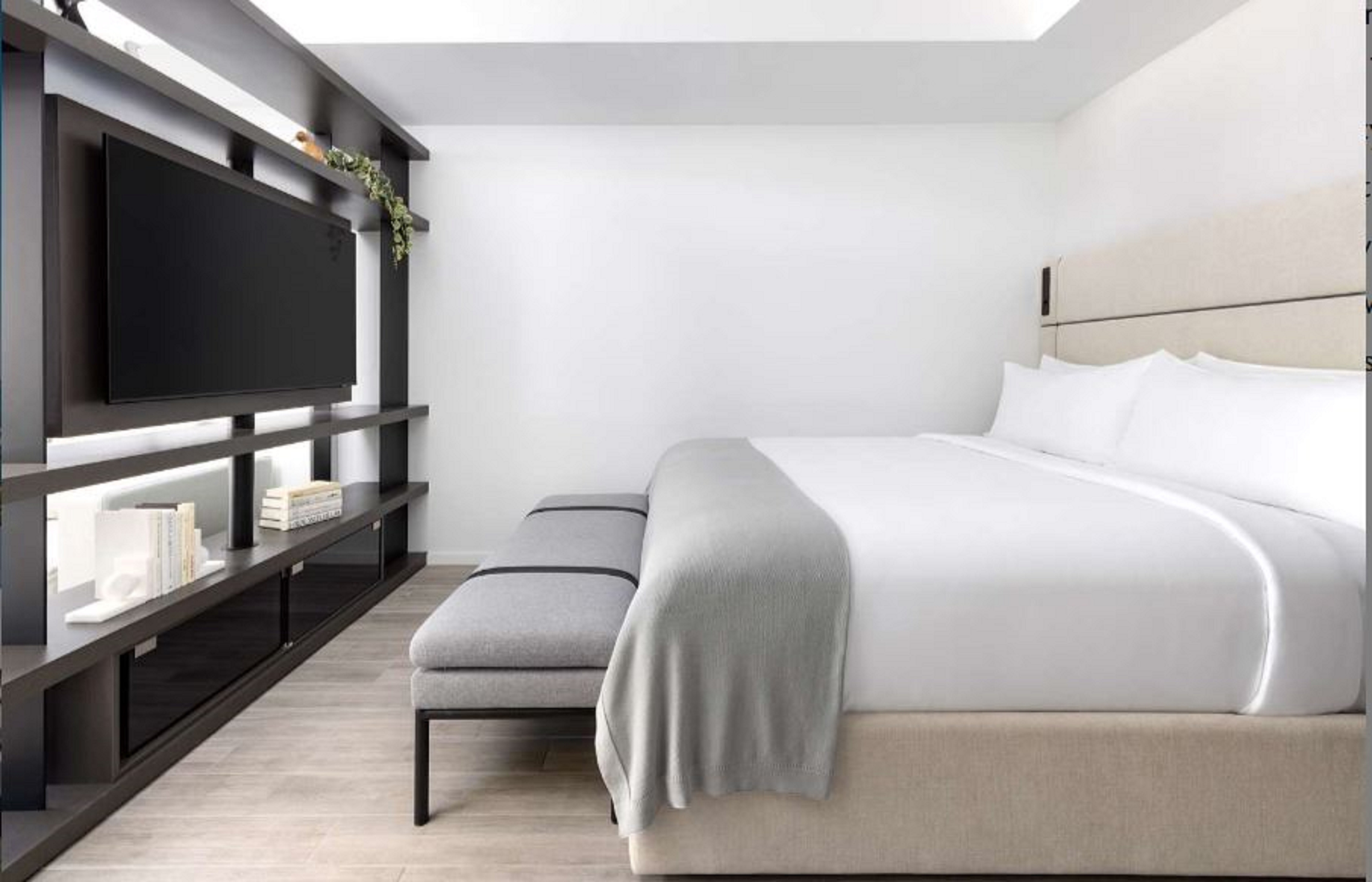 Studio, Suite, King Bed, Bay View