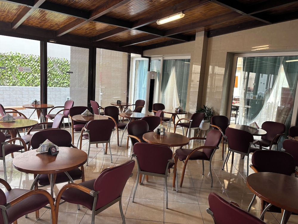 Nikolakakis Rooms Lavrio 51/65