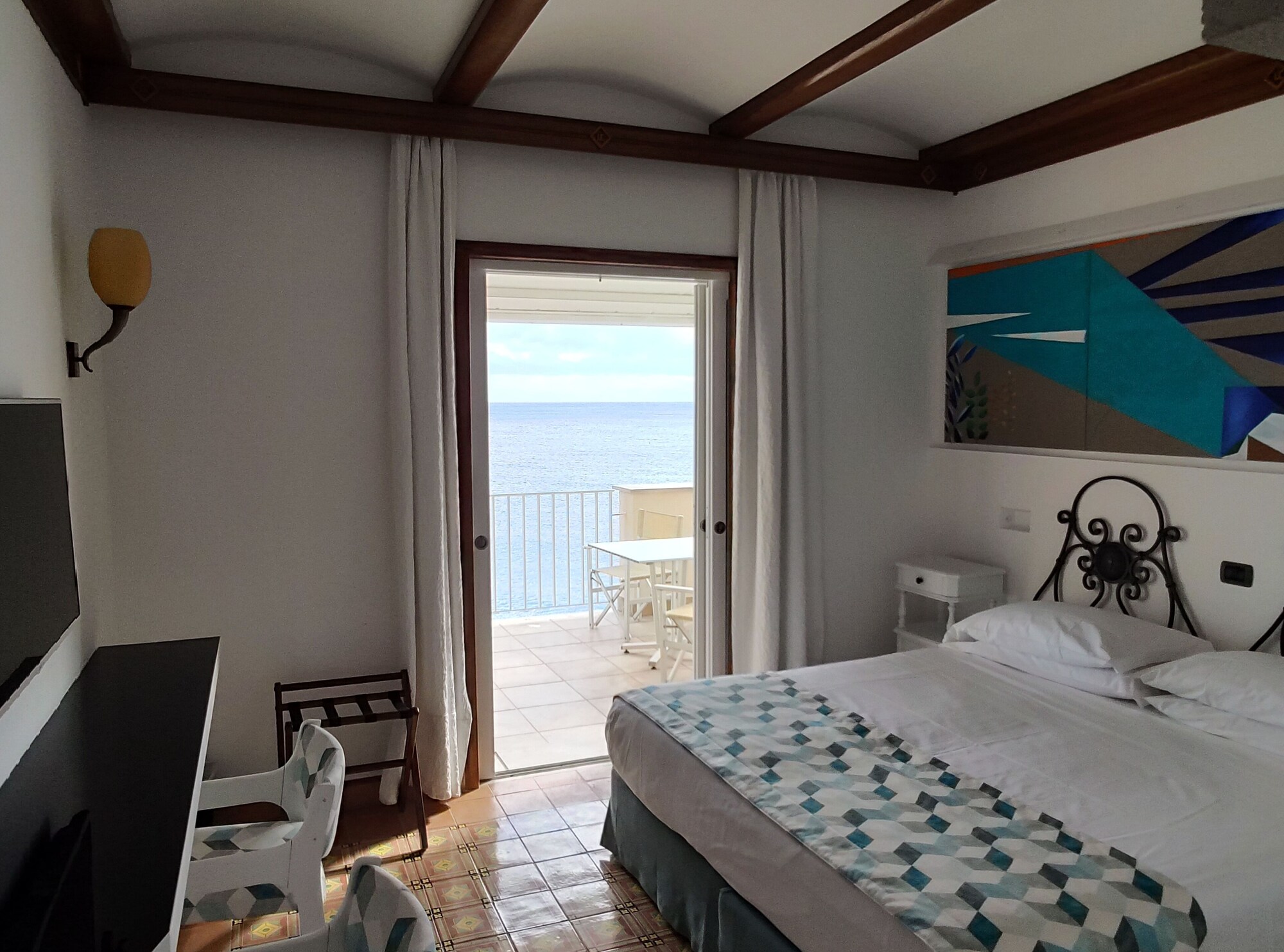 Suite, Sea View