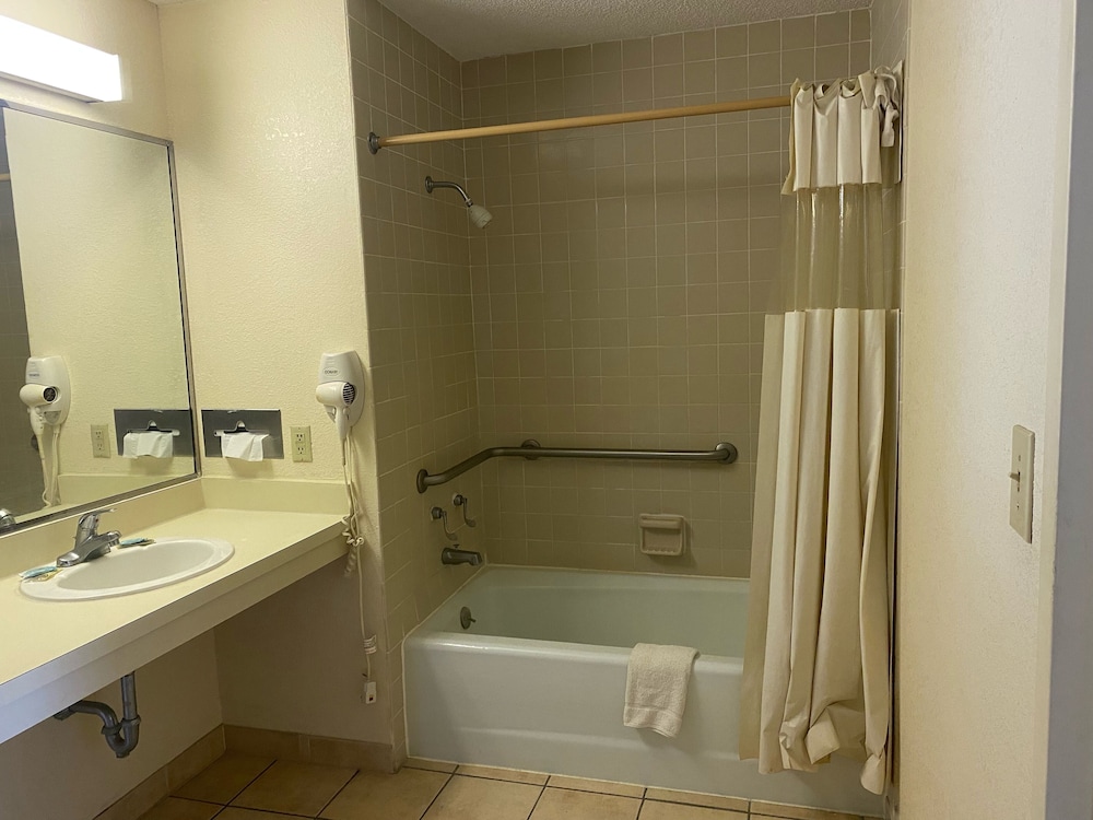 Motel6 Sandersville, GA 54/59