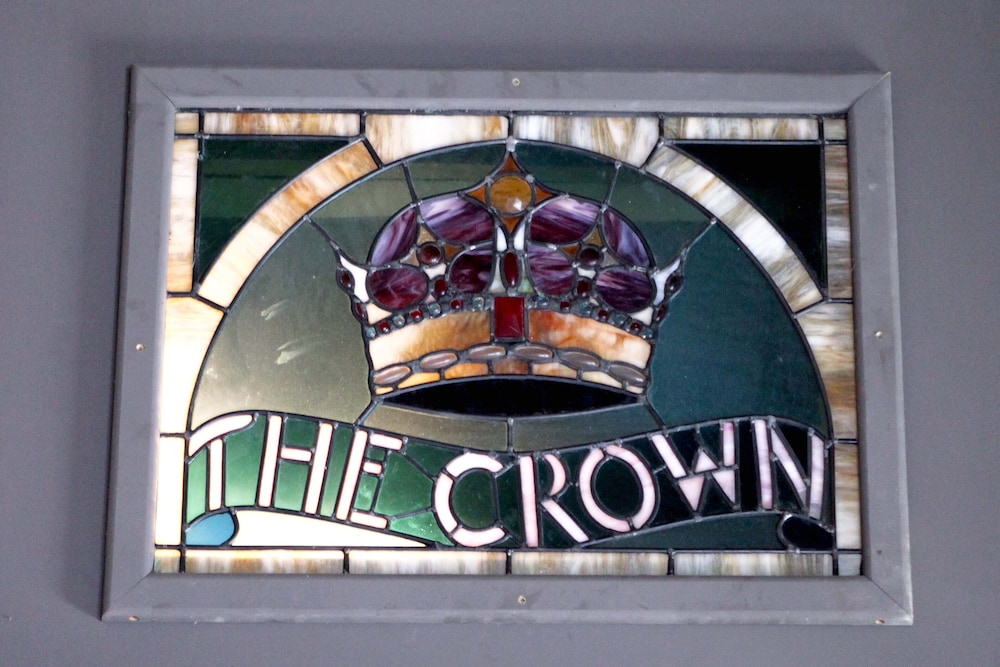 The Crown at Playhatch 12/20